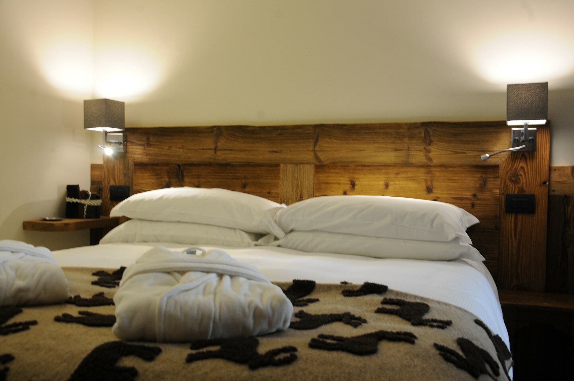 L'Abri Des Amis Hotel Courmayeur Eksteriør billede